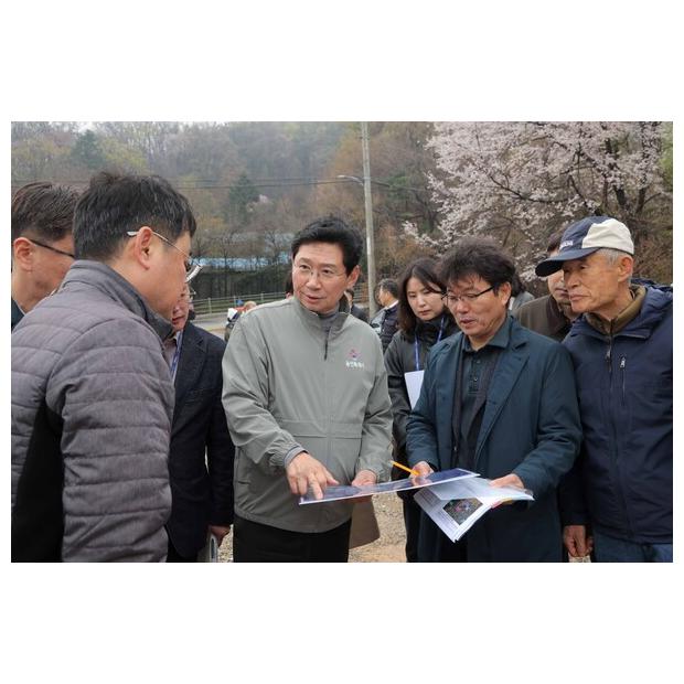 이상일 용인특례시장, 양지읍 아파트 신축공사 현장 점검..."시공사 측에 주민 불편 해소 노력 당부"